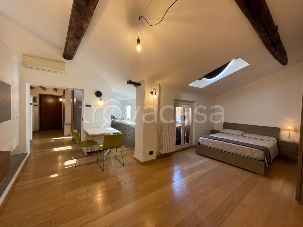 appartamento in affitto a Milano in zona Isola