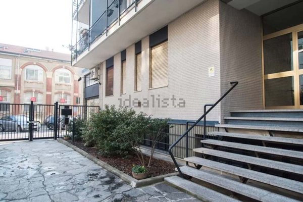 appartamento in affitto a Milano in zona Lorenteggio