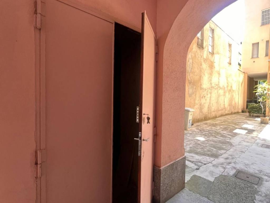 locale commerciale in affitto a Milano