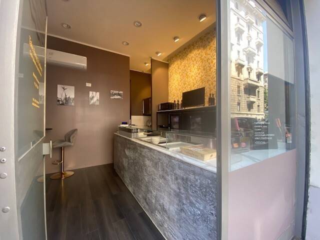 negozio in affitto a Milano in zona Centro Direzionale