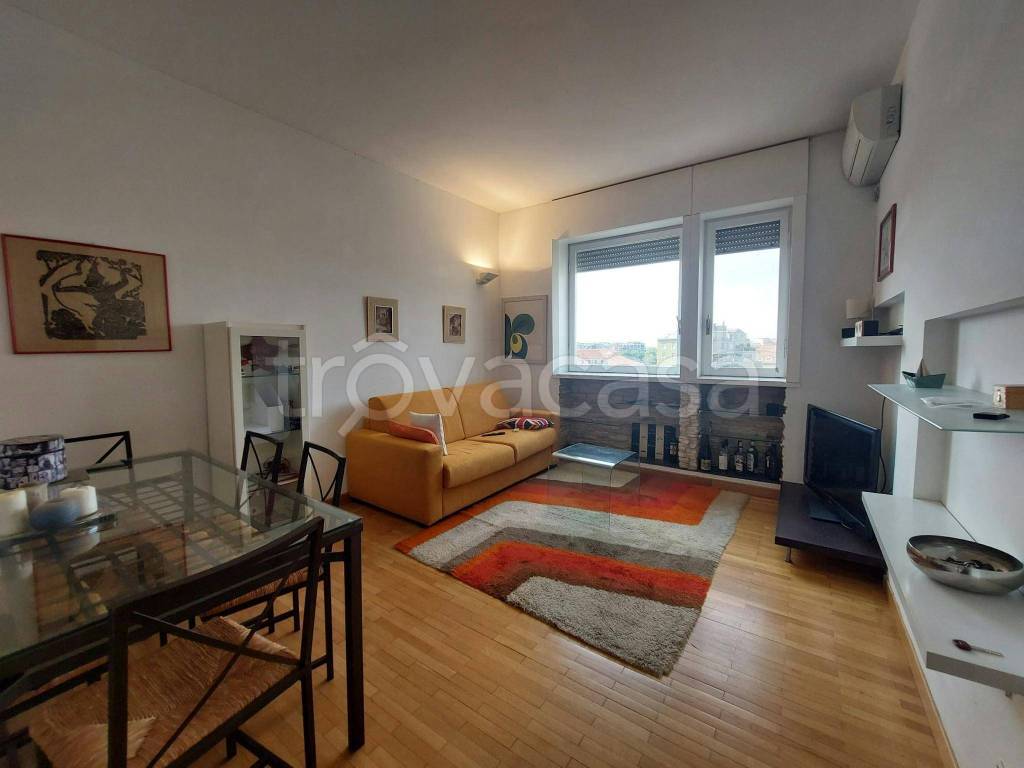 appartamento in affitto a Milano