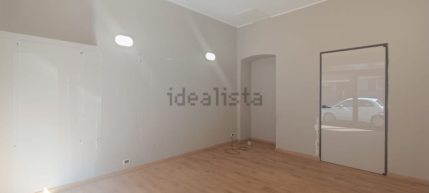 negozio in affitto a Milano in zona Centro Direzionale