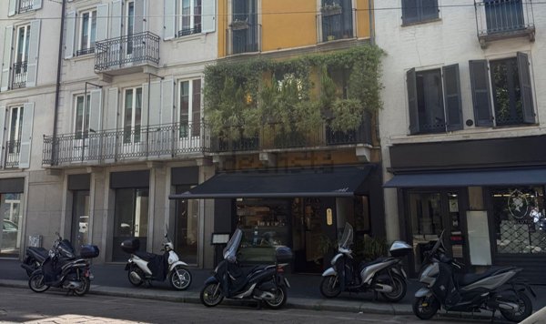 locale commerciale in affitto a Milano
