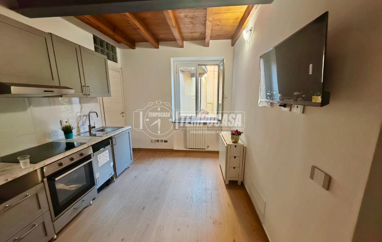 negozio in affitto a Milano in zona Quarto Oggiaro