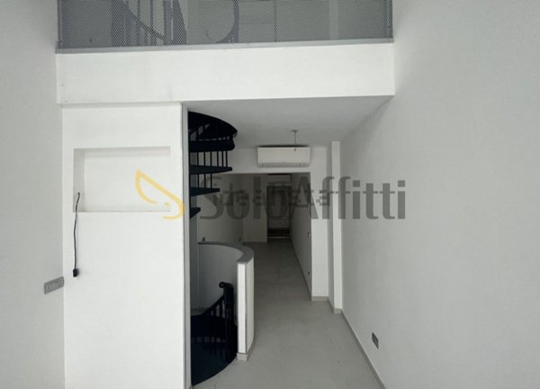 negozio in affitto a Milano