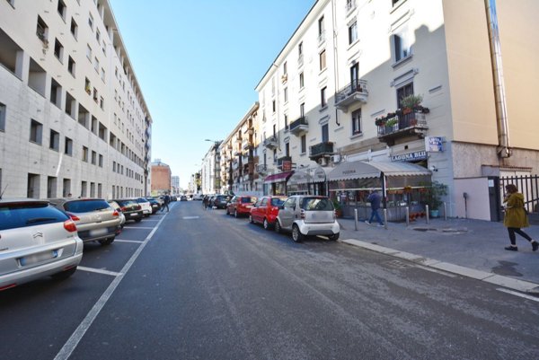 appartamento in affitto a Milano in zona Lorenteggio