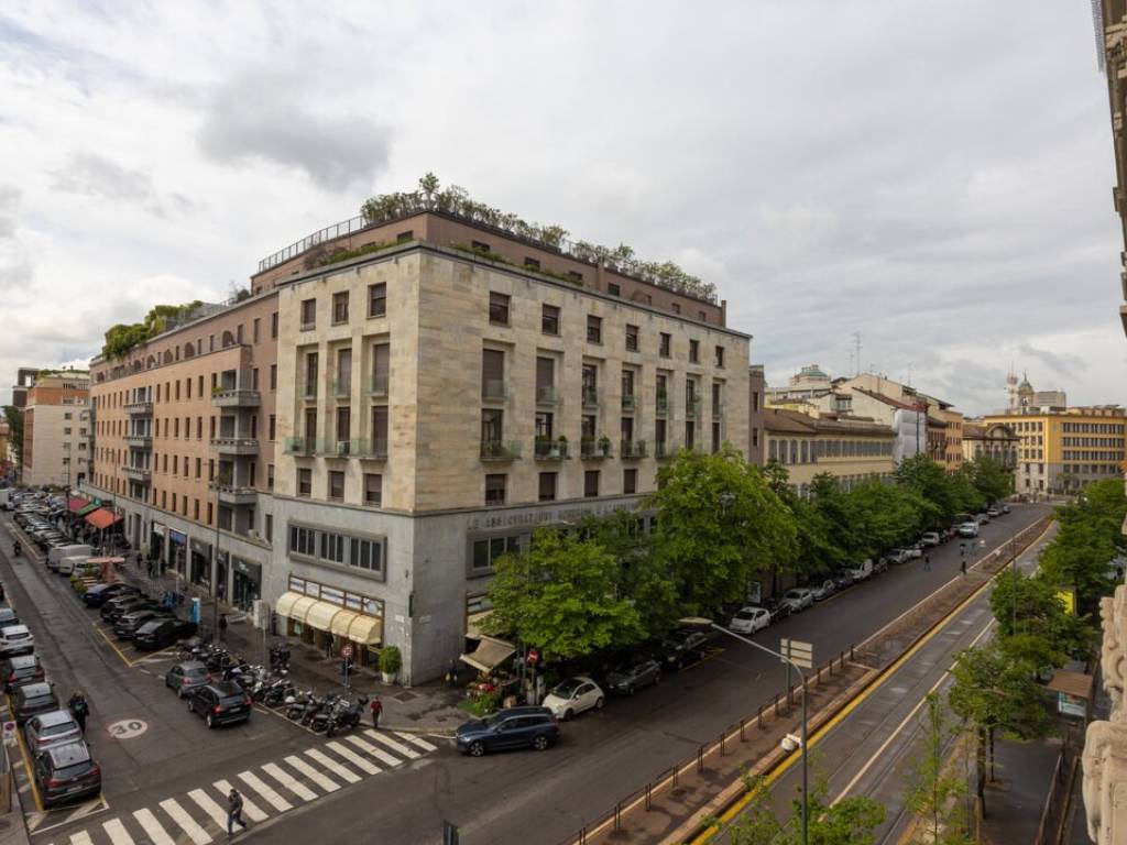 negozio in affitto a Milano in zona Guastalla