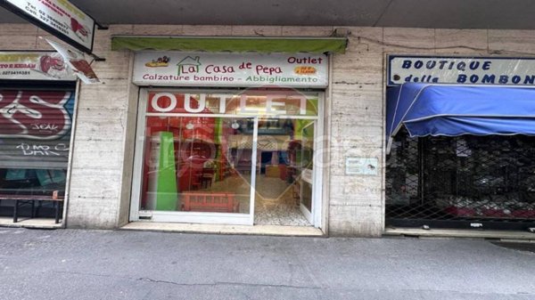 locale commerciale in affitto a Milano