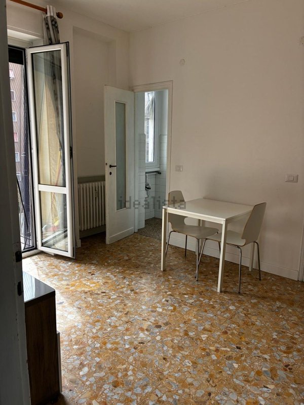 appartamento in affitto a Milano in zona Lorenteggio