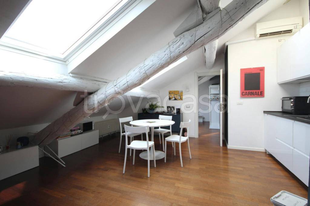 appartamento in affitto a Milano in zona Bullona