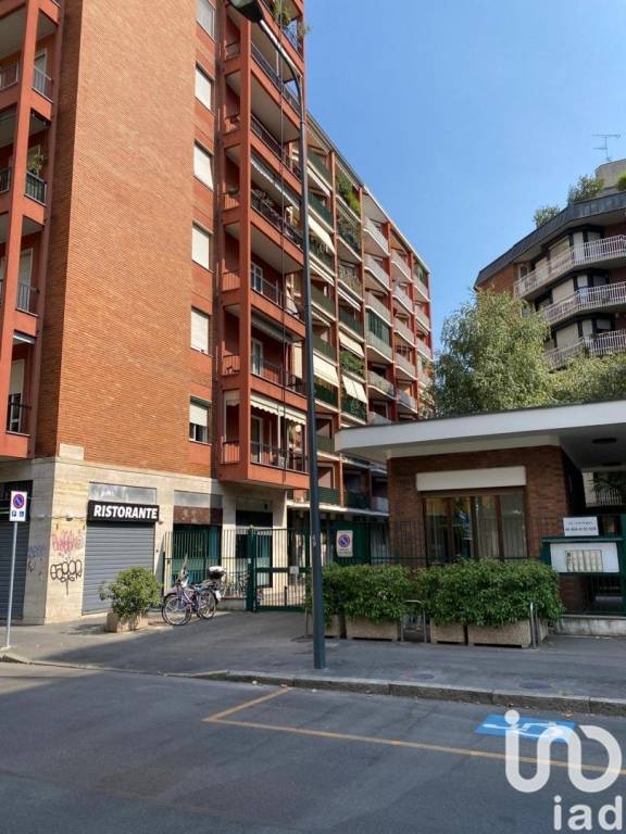 appartamento in affitto a Milano in zona Famagosta