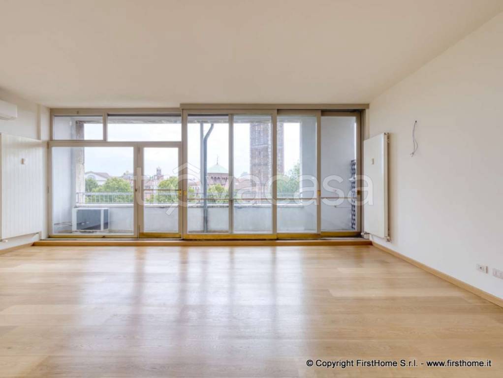 appartamento in affitto a Milano in zona Sant'Ambrogio