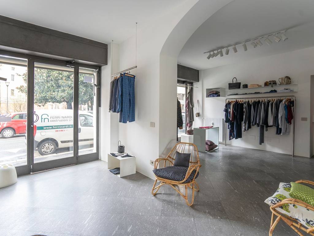 negozio in affitto a Milano