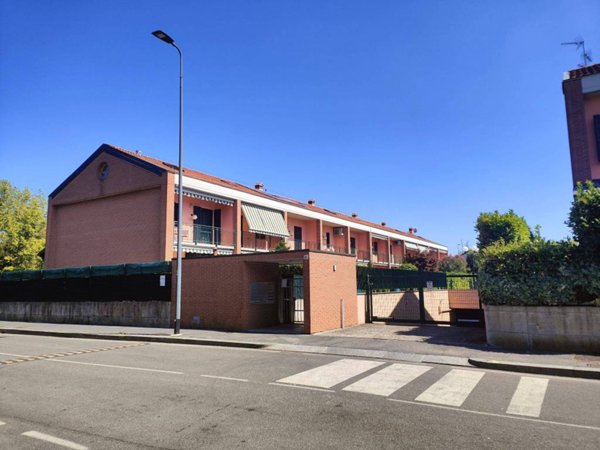 casa indipendente in affitto a Milano in zona Chiesa Rossa