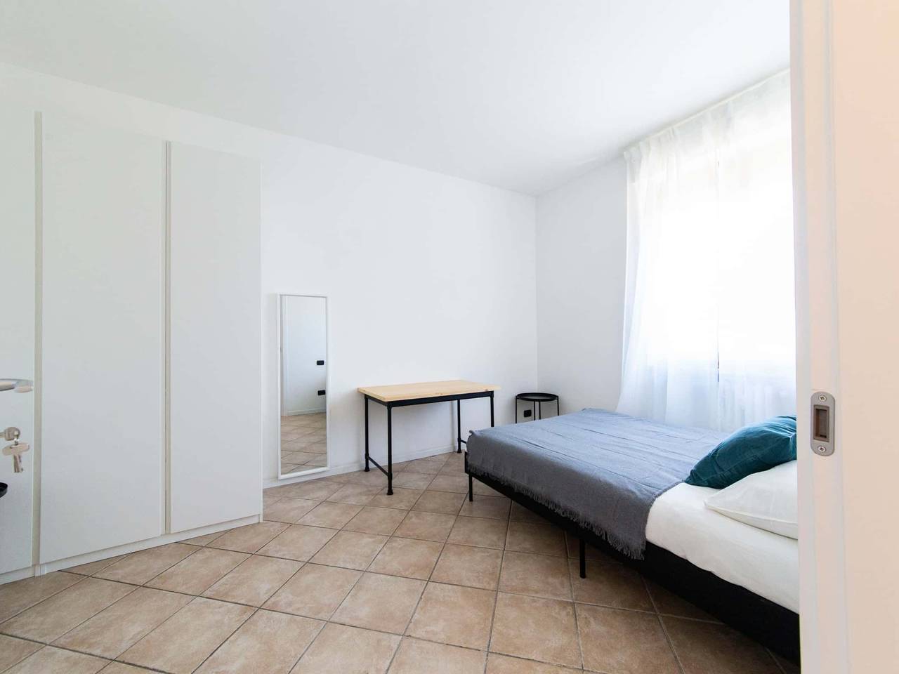 negozio in affitto a Milano in zona Cascina dei Pomi