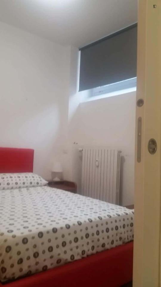 negozio in affitto a Milano in zona Moncucco