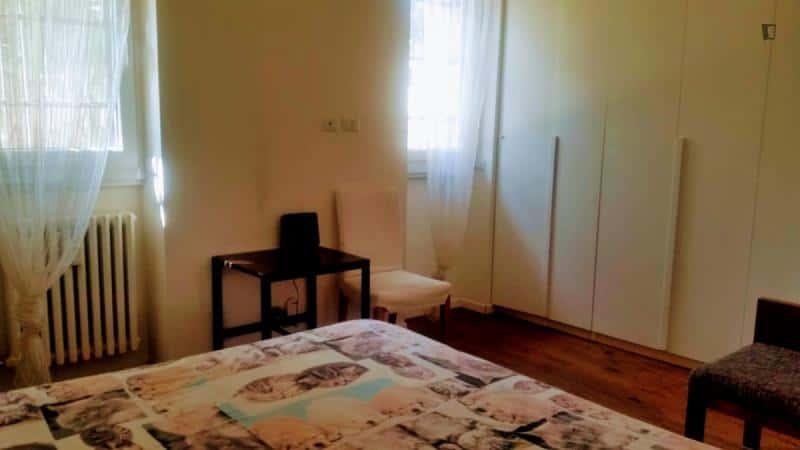negozio in affitto a Milano in zona Moncucco