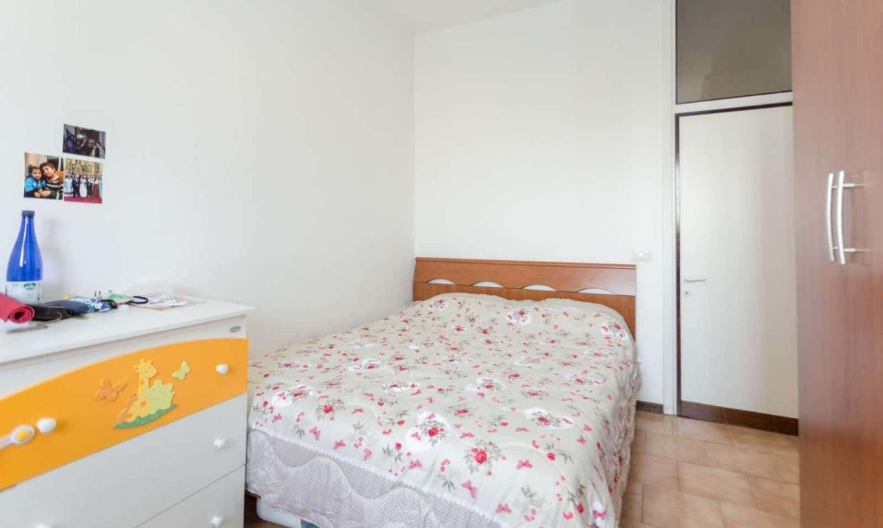 negozio in affitto a Milano in zona Gratosoglio