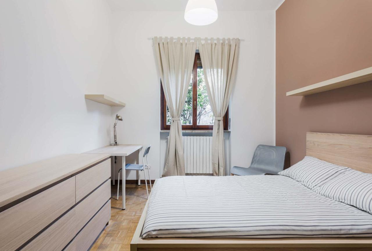 negozio in affitto a Milano in zona Guastalla