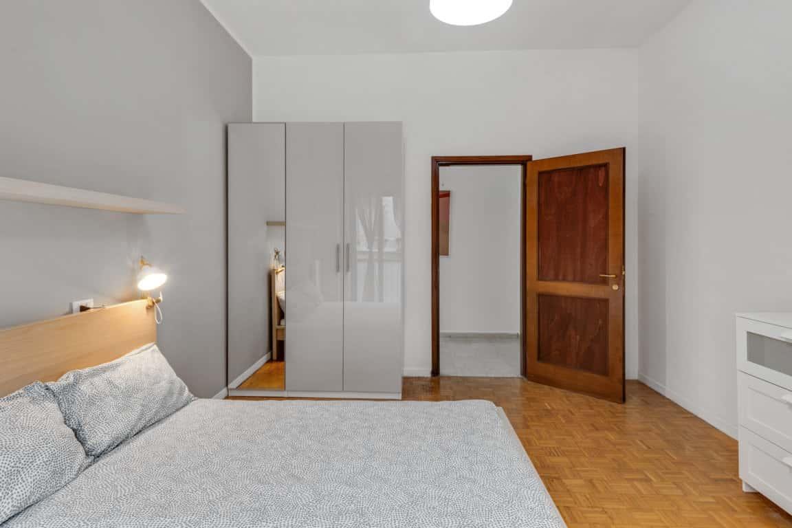 negozio in affitto a Milano in zona Guastalla