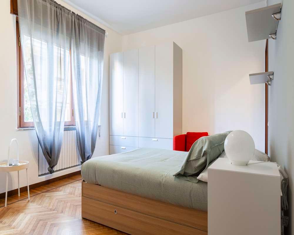 negozio in affitto a Milano in zona Affori