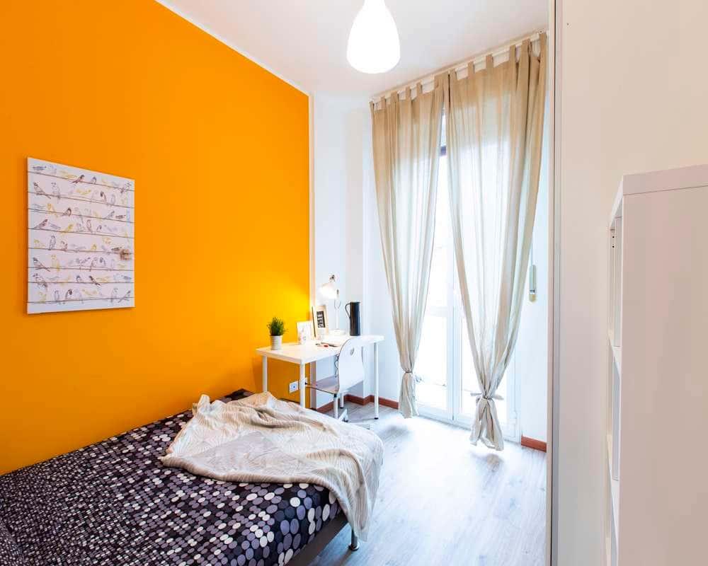 negozio in affitto a Milano in zona Lorenteggio