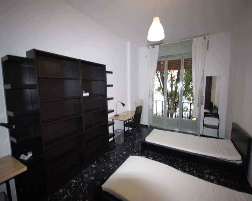 negozio in affitto a Milano in zona Lorenteggio