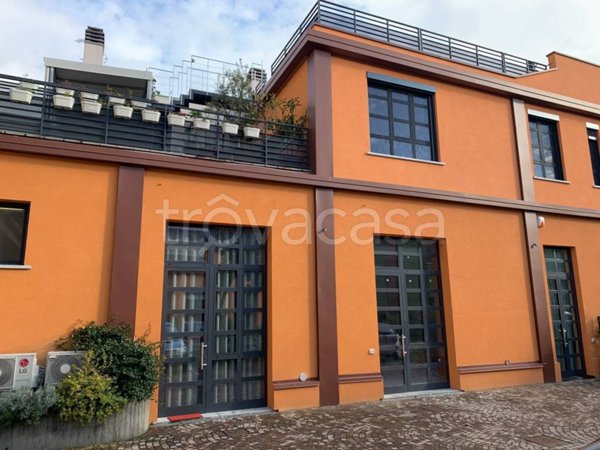 appartamento in affitto a Milano in zona Famagosta