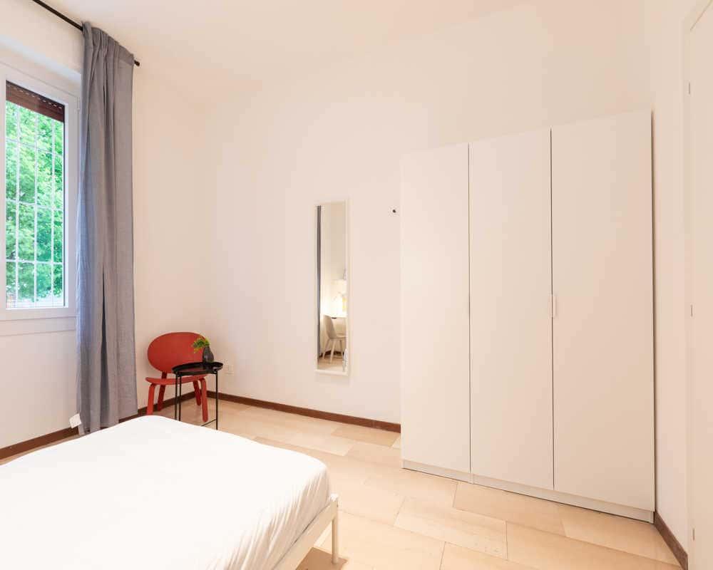 negozio in affitto a Milano in zona Lorenteggio