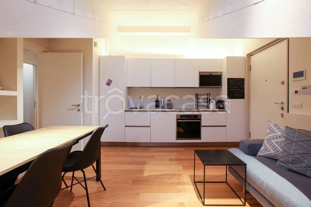 appartamento in affitto a Milano in zona XXII Marzo