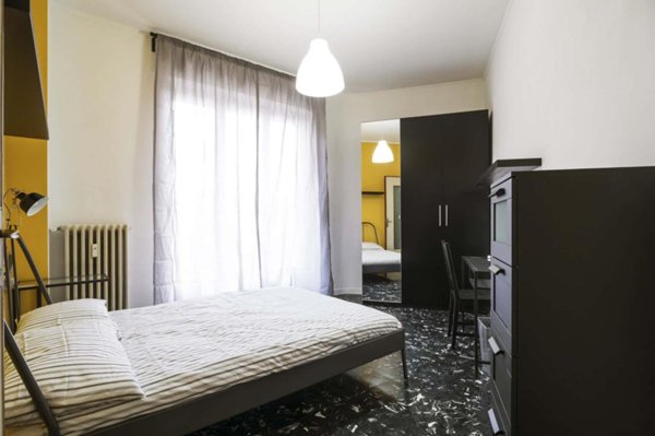 negozio in affitto a Milano in zona Lorenteggio