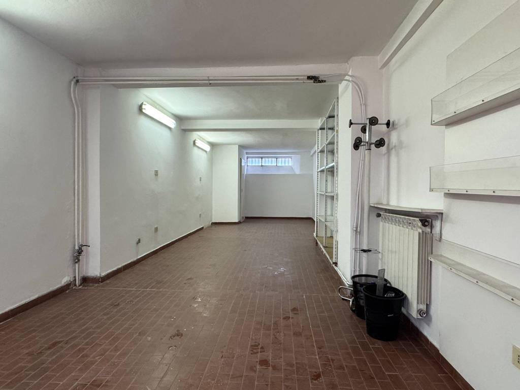 locale commerciale in affitto a Milano in zona Centro Direzionale
