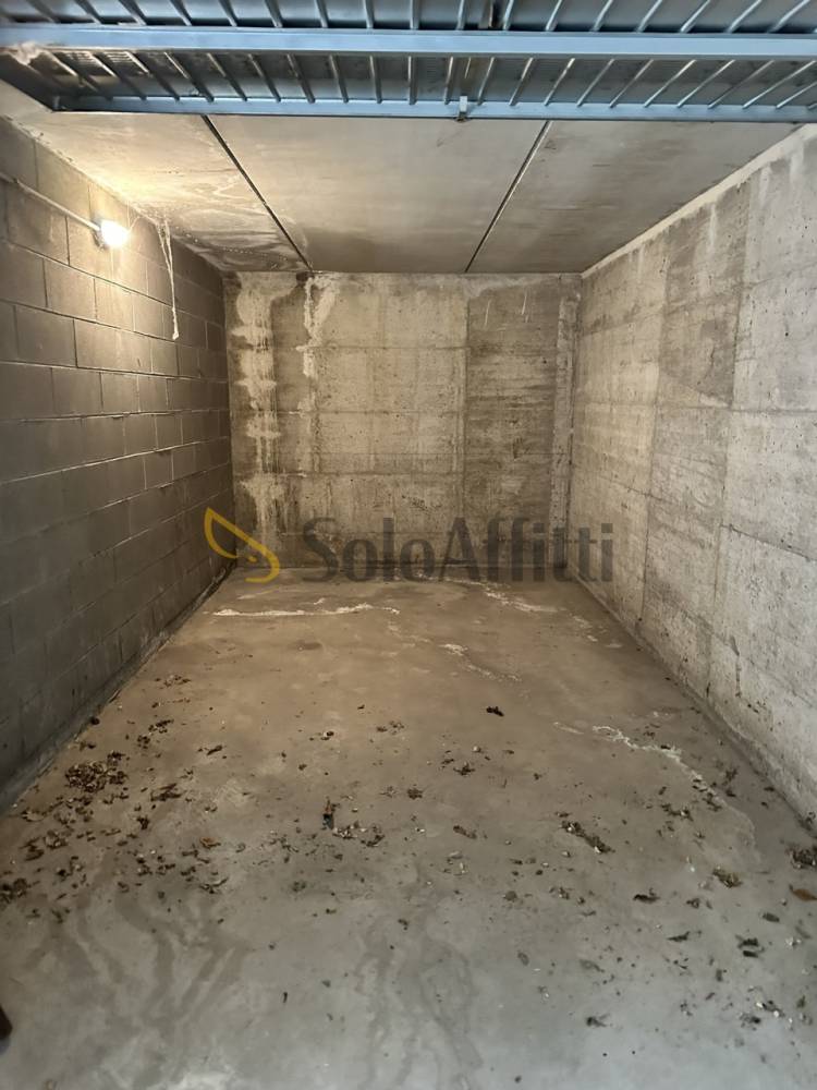 locale di sgombero in affitto a Milano in zona Famagosta