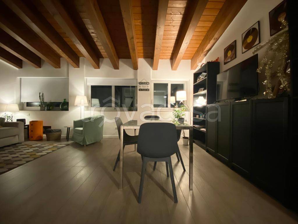 appartamento in affitto a Milano in zona Lambrate