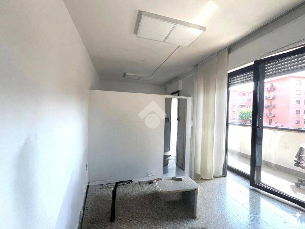 ufficio in affitto a Milano in zona Famagosta