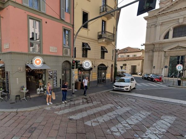 negozio in affitto a Milano in zona Porta Ticinese