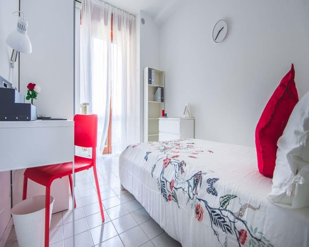 negozio in affitto a Milano in zona Guastalla