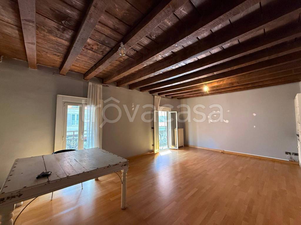appartamento in affitto a Milano in zona Isola