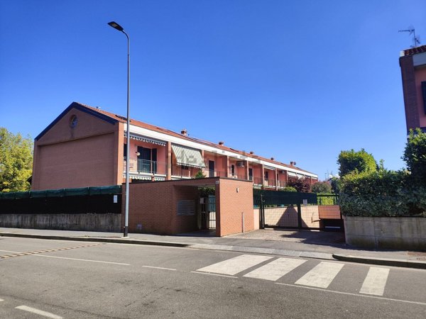 casa indipendente in affitto a Milano in zona Gratosoglio