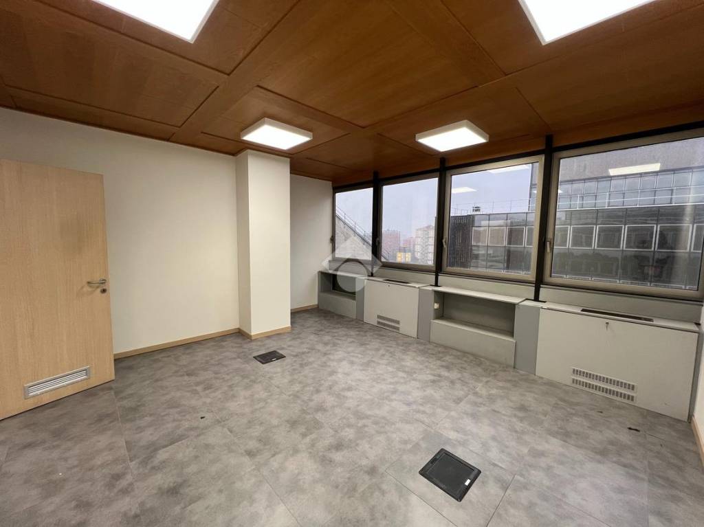 ufficio in affitto a Milano in zona Gallaratese