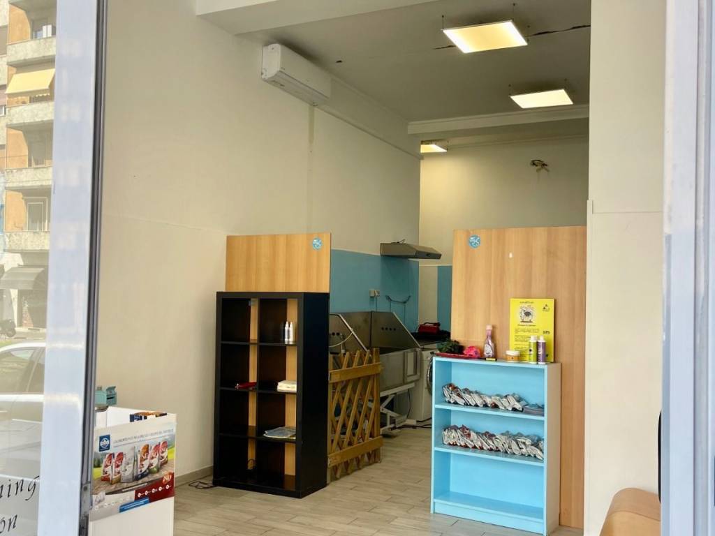 negozio in affitto a Milano in zona Piazzale Lodi