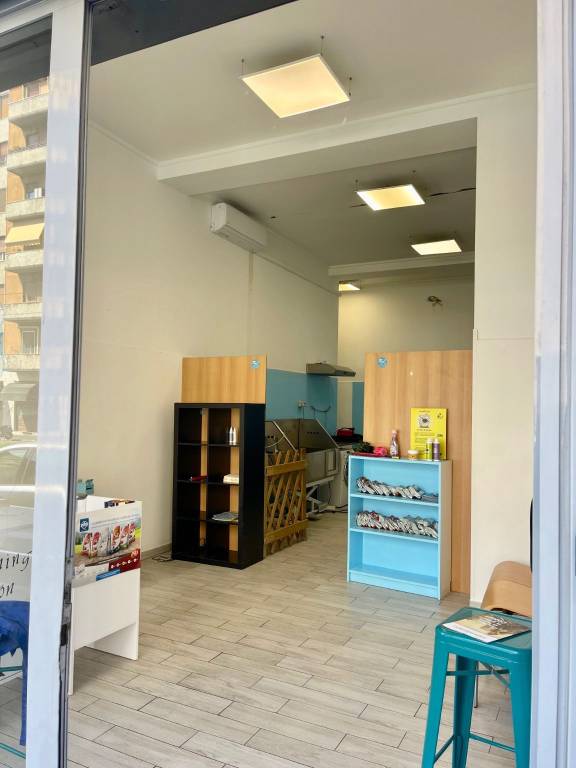 negozio in affitto a Milano