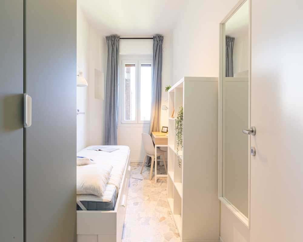 negozio in affitto a Milano in zona Lorenteggio