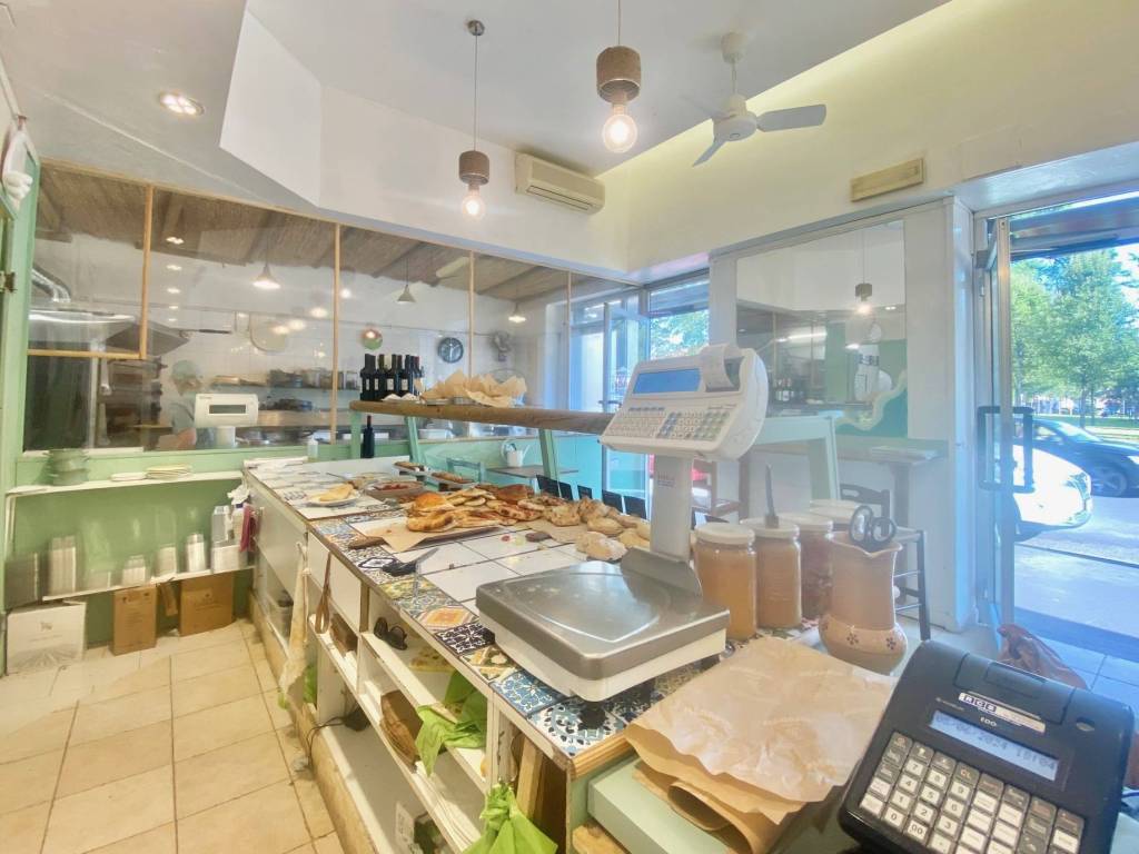 negozio in affitto a Milano in zona Barona