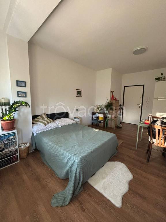 appartamento in affitto a Milano in zona Lorenteggio