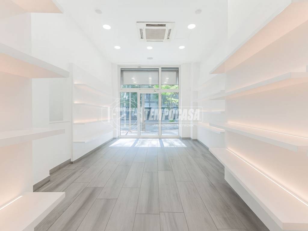 negozio in affitto a Milano in zona Centro Direzionale