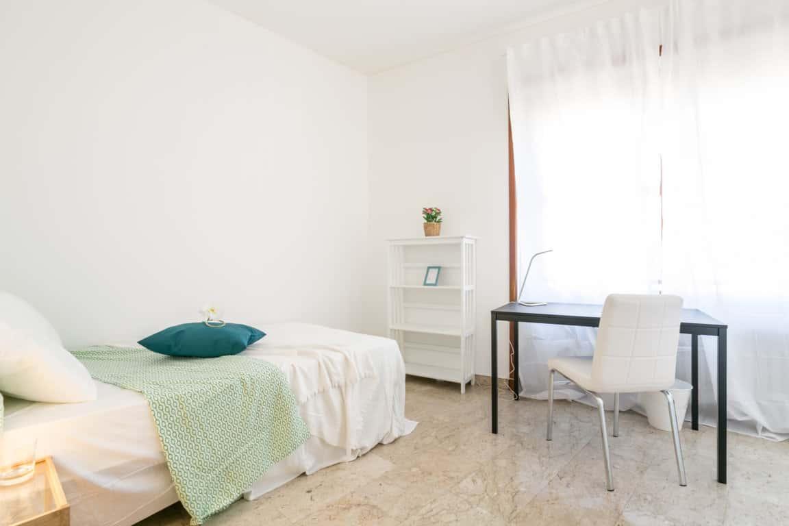 negozio in affitto a Milano in zona Lorenteggio