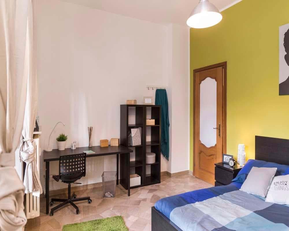 negozio in affitto a Milano in zona Segnano