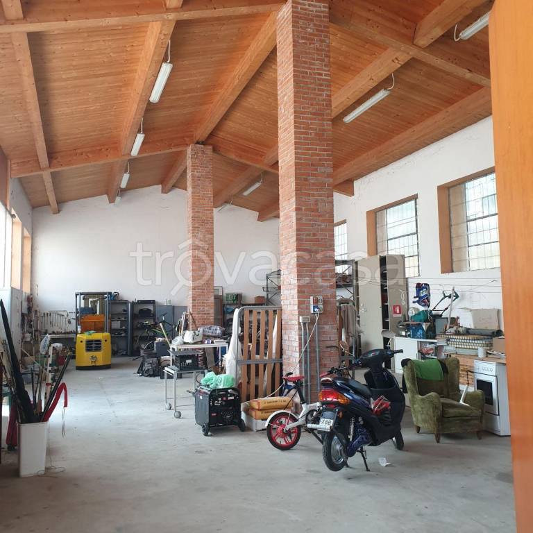 appartamento in affitto a Milano in zona Famagosta