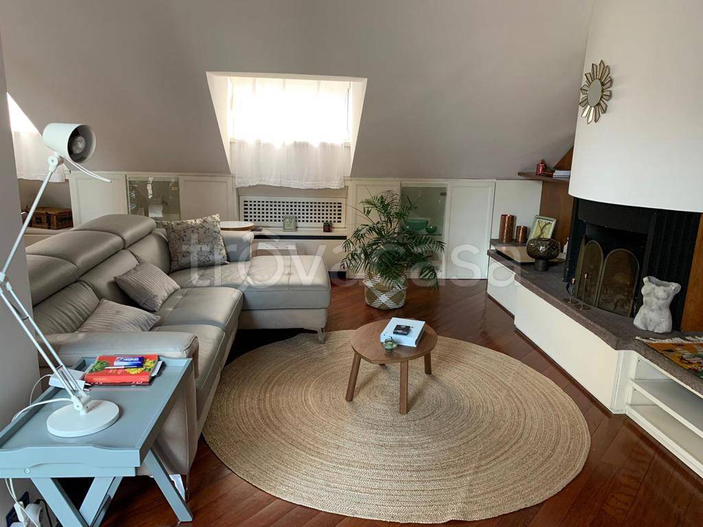 appartamento in affitto a Milano in zona Porta Nuova